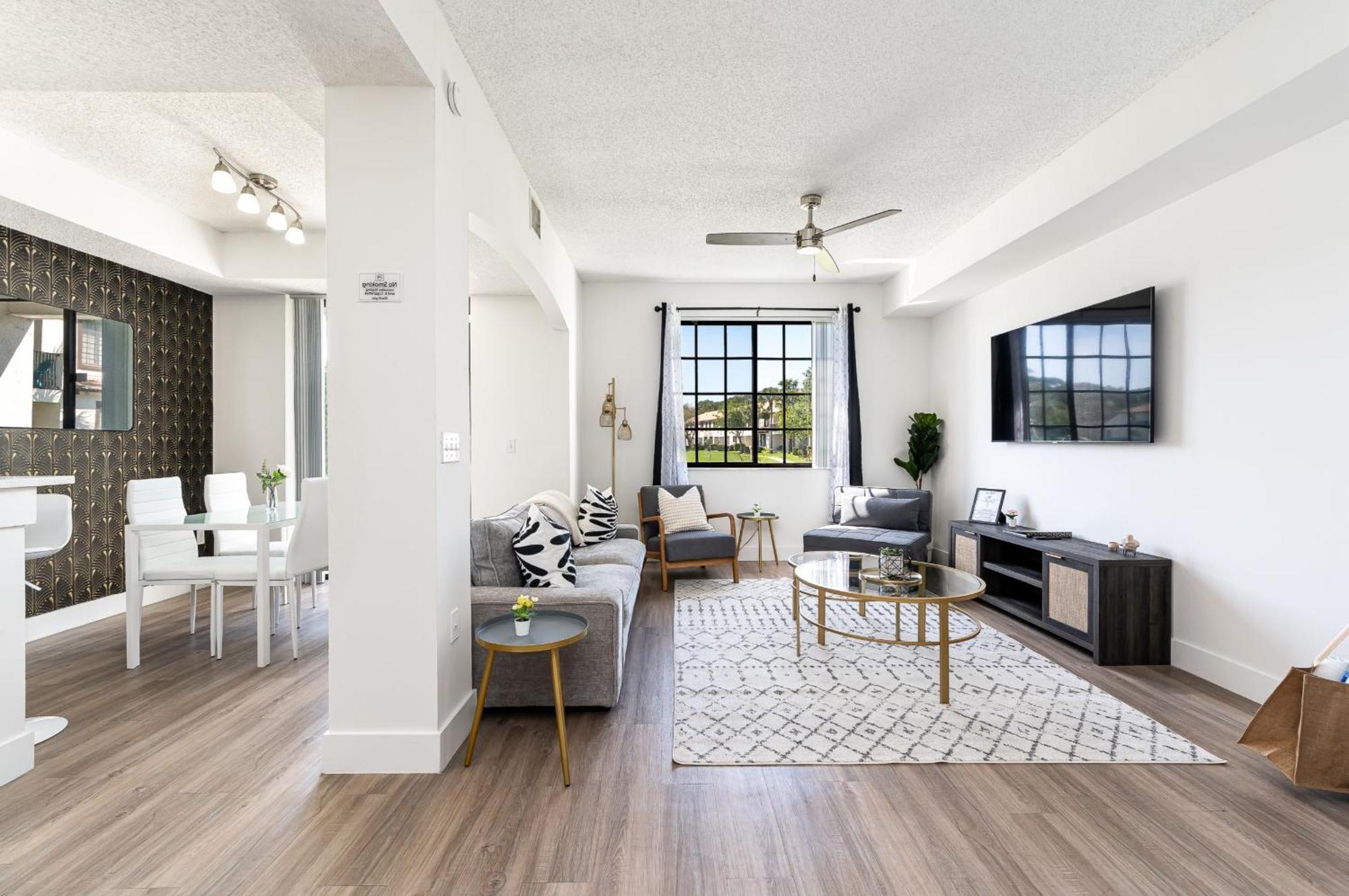 Newly Renovated Townhome With King Bed 德尔雷比奇 外观 照片
